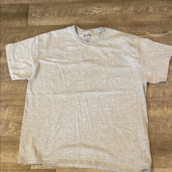 Gildan Men's Heather Gray Short Sleeve Tee - Picture 1 of 4